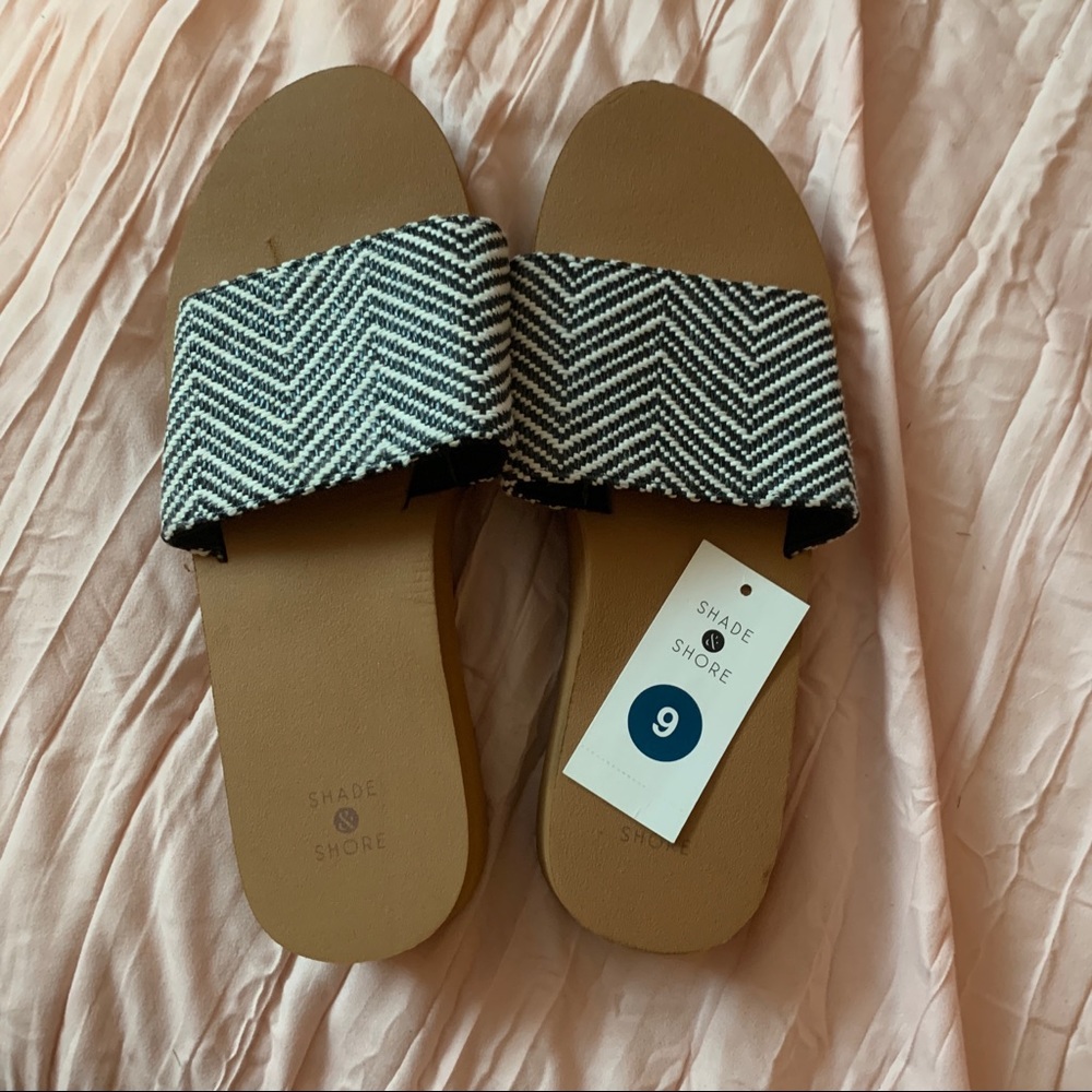 NWT (read description) Shade & Shore Sandals